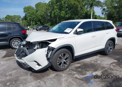 2019 Toyota Highlander Le z USA, uszkodzony, nr VIN 5TDBZRFH5KS718739